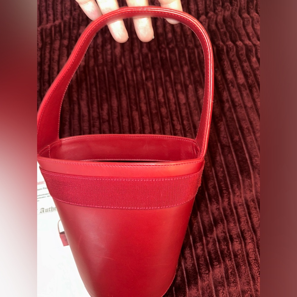 Salvatore Ferragamo Vala Bucket Bag - Picture 4 of 16